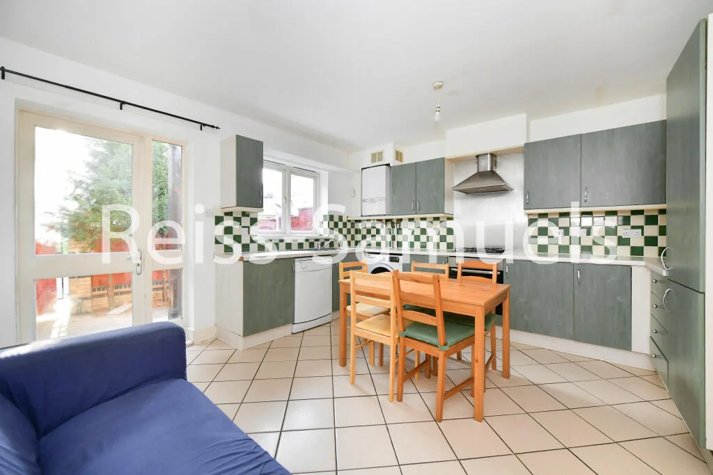 5 bedroom terraced house for rent