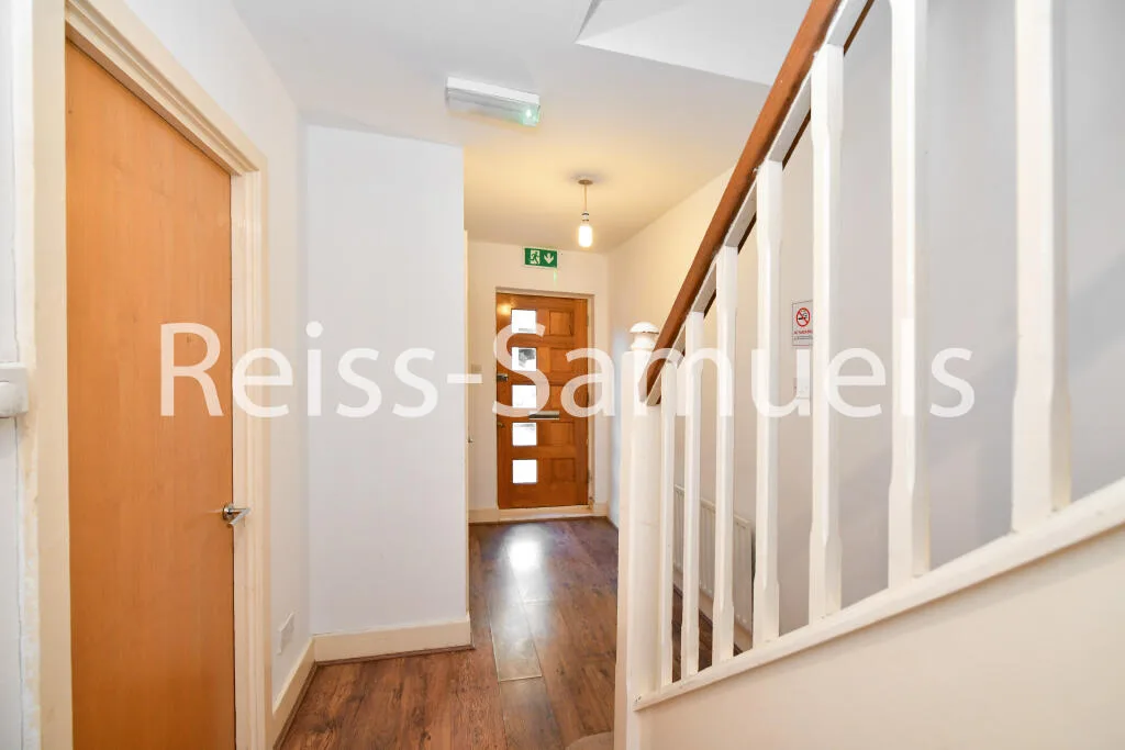 5 bedroom terraced house for rent