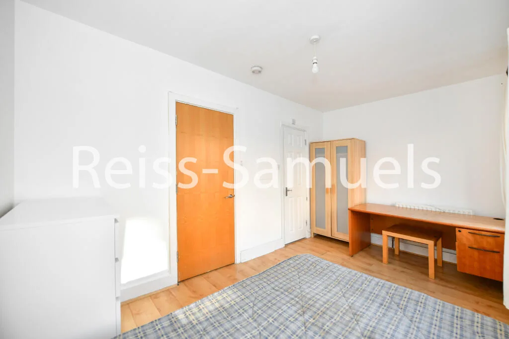 5 bedroom terraced house for rent