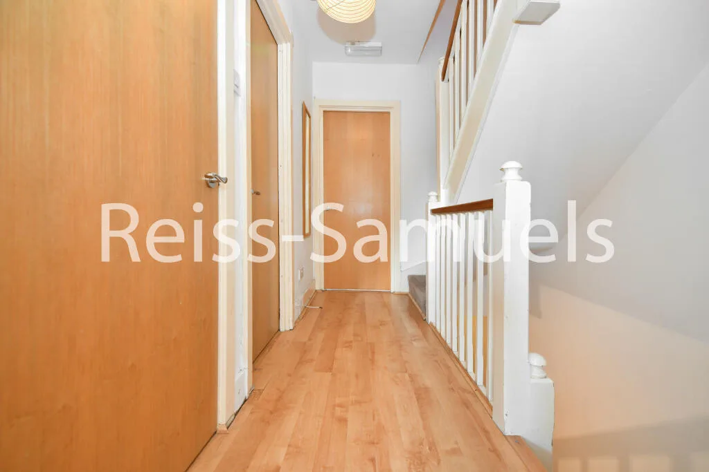 5 bedroom terraced house for rent