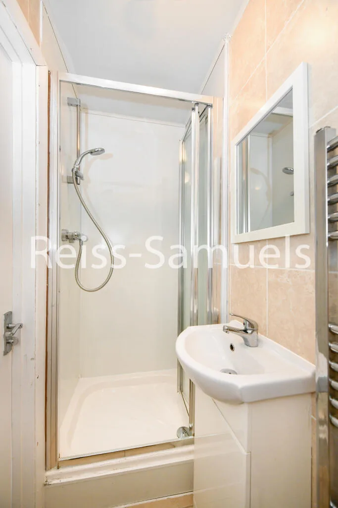 5 bedroom terraced house for rent