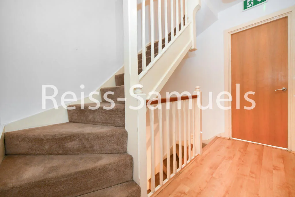 5 bedroom terraced house for rent