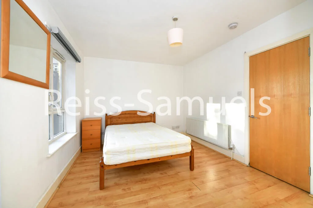 5 bedroom terraced house for rent