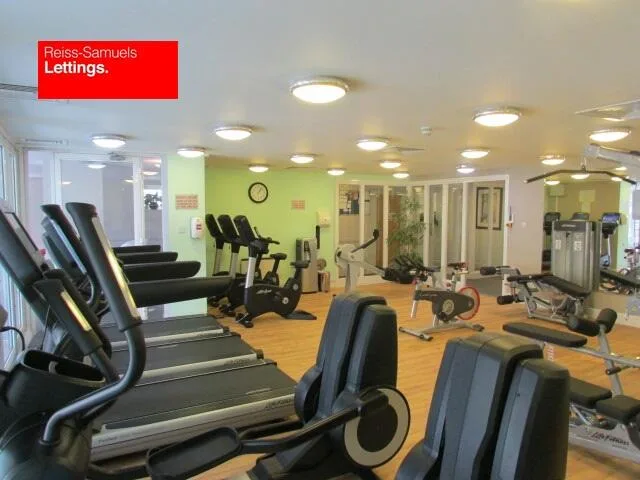 5 bedroom terraced house for rent
