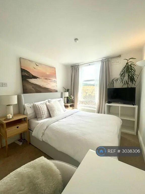 1 bedroom maisonette for rent