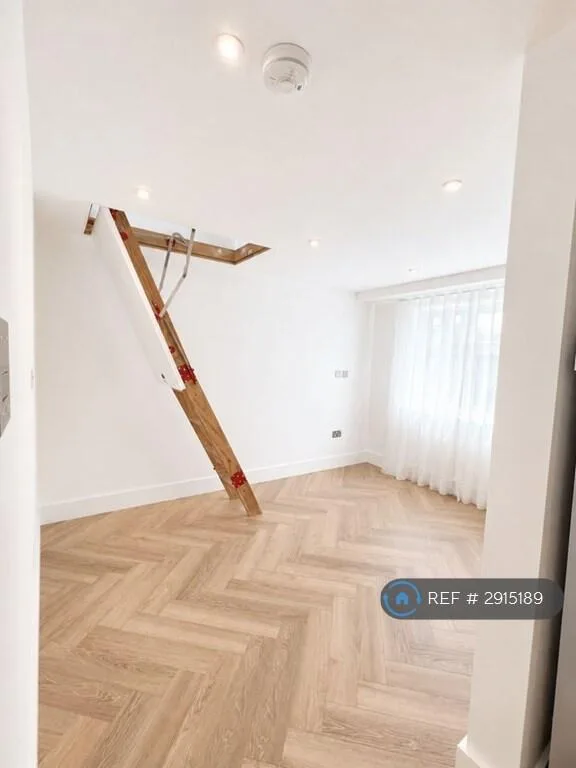 2 bedroom maisonette for rent