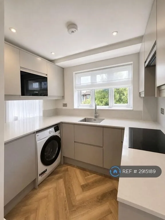 2 bedroom maisonette for rent