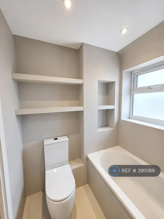 2 bedroom maisonette for rent