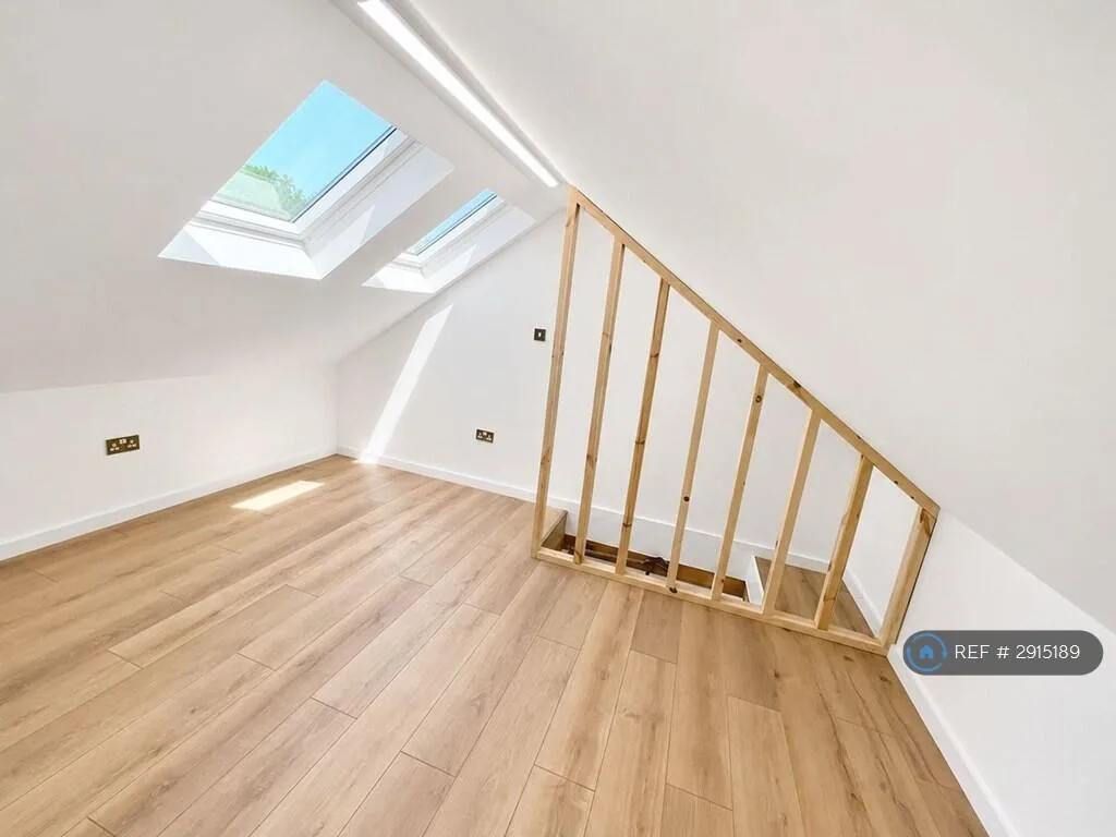 2 bedroom maisonette for rent