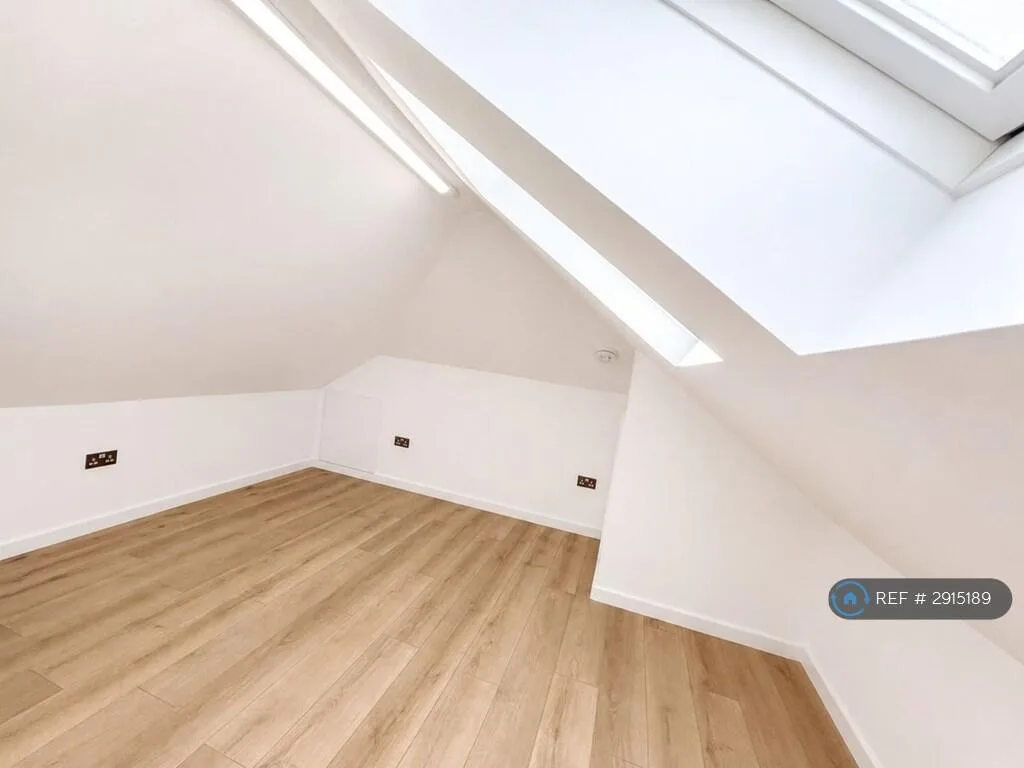 2 bedroom maisonette for rent