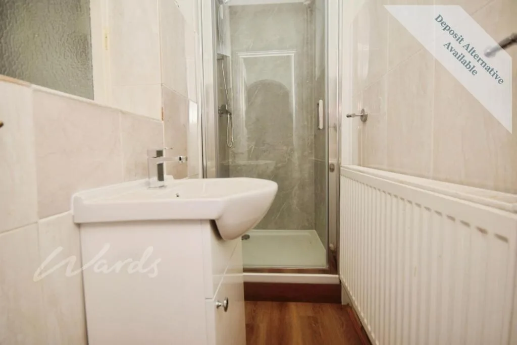 3 bedroom end of terrace house for rent