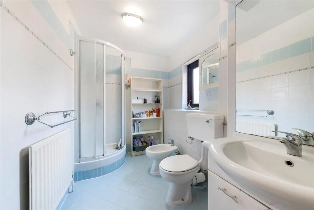 2 bedroom end of terrace house for rent