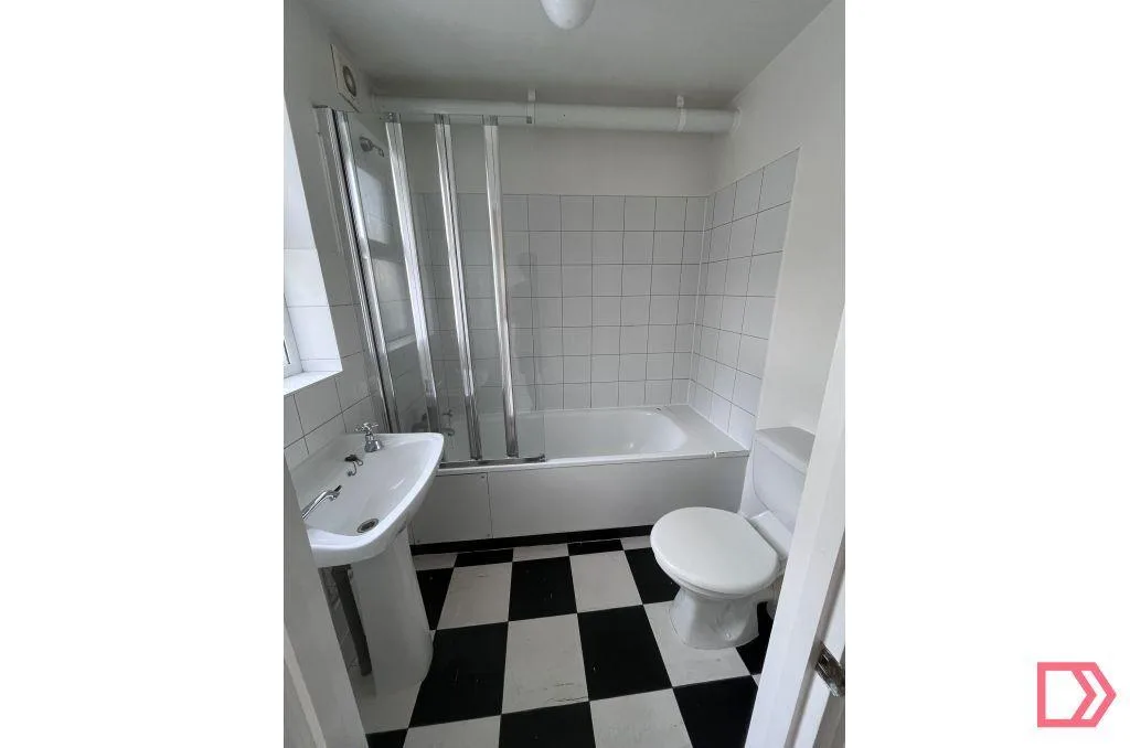 1 bedroom maisonette for rent