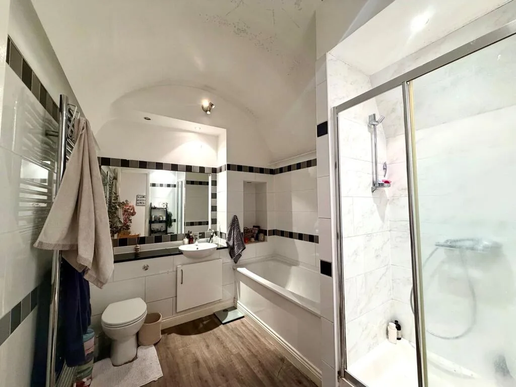 4 bedroom flat for rent