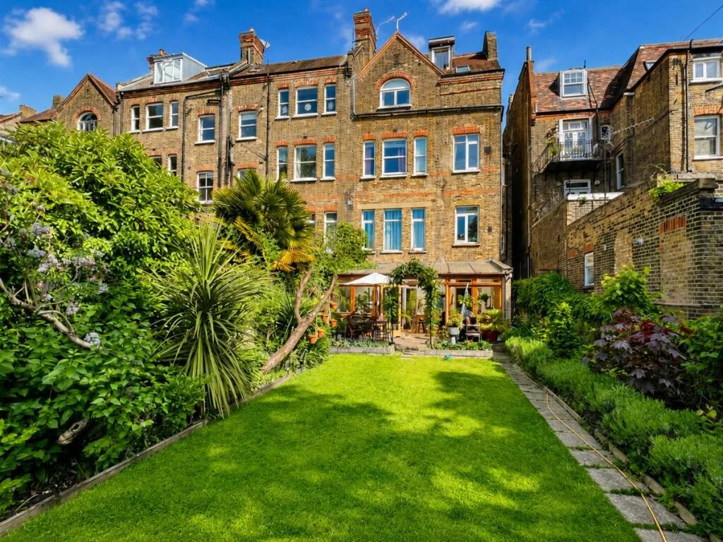 3 bedroom apartment for rent