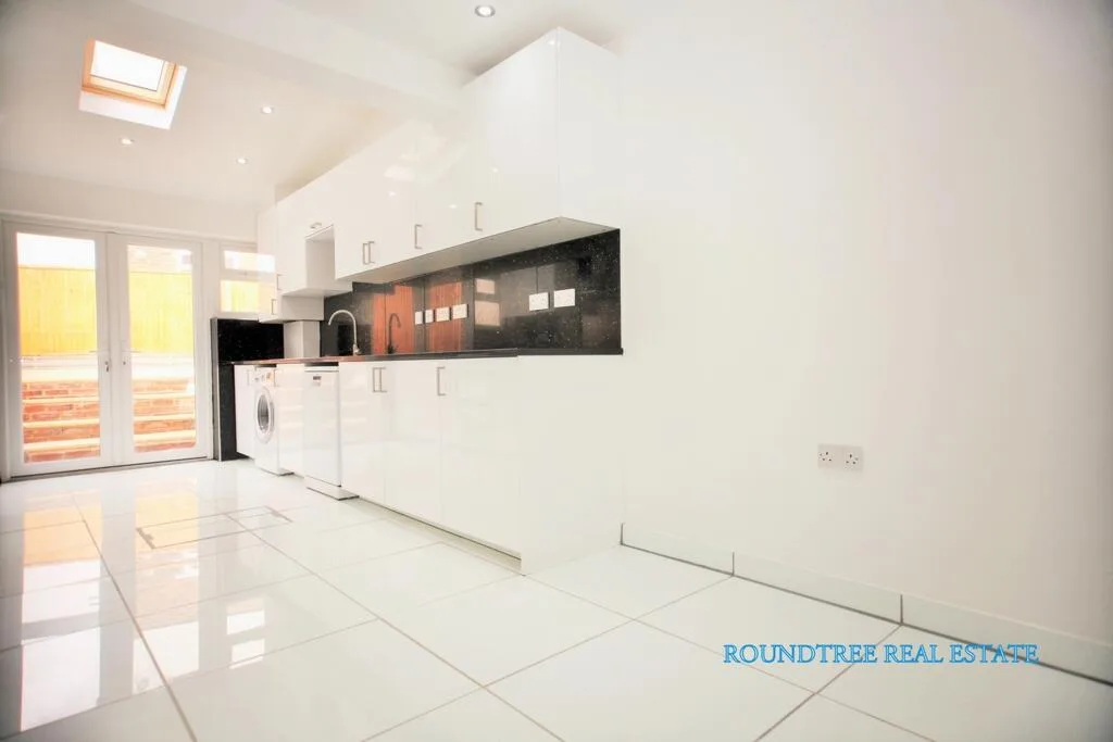 5 bedroom house for rent