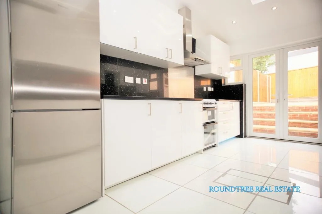 5 bedroom house for rent