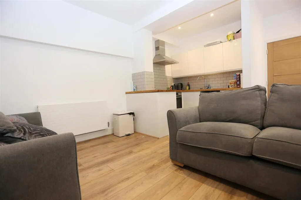 2 bedroom house for rent