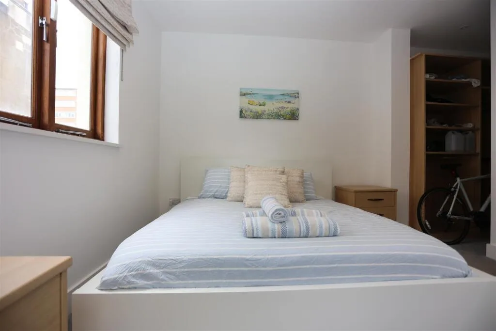 2 bedroom house for rent
