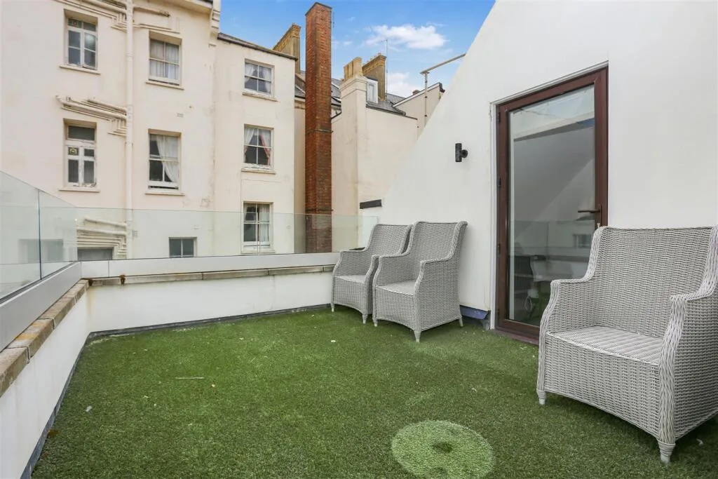 2 bedroom house for rent