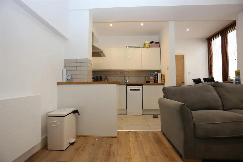 2 bedroom house for rent