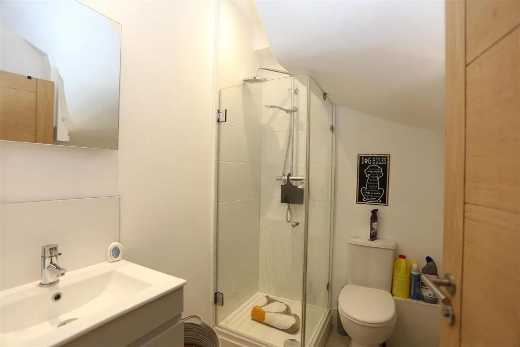 2 bedroom house for rent