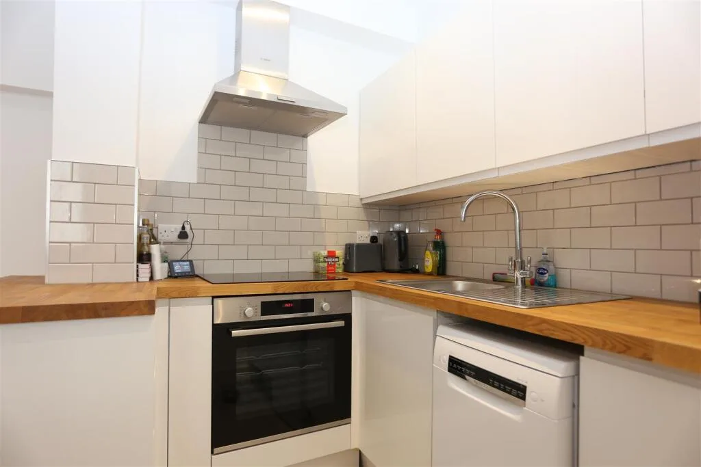 2 bedroom house for rent