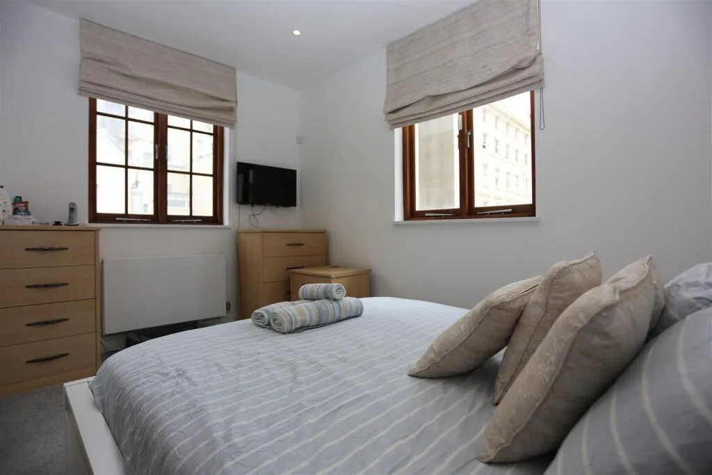 2 bedroom house for rent