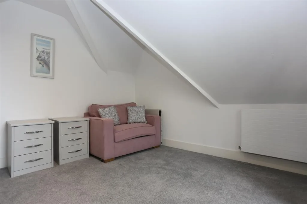 2 bedroom house for rent