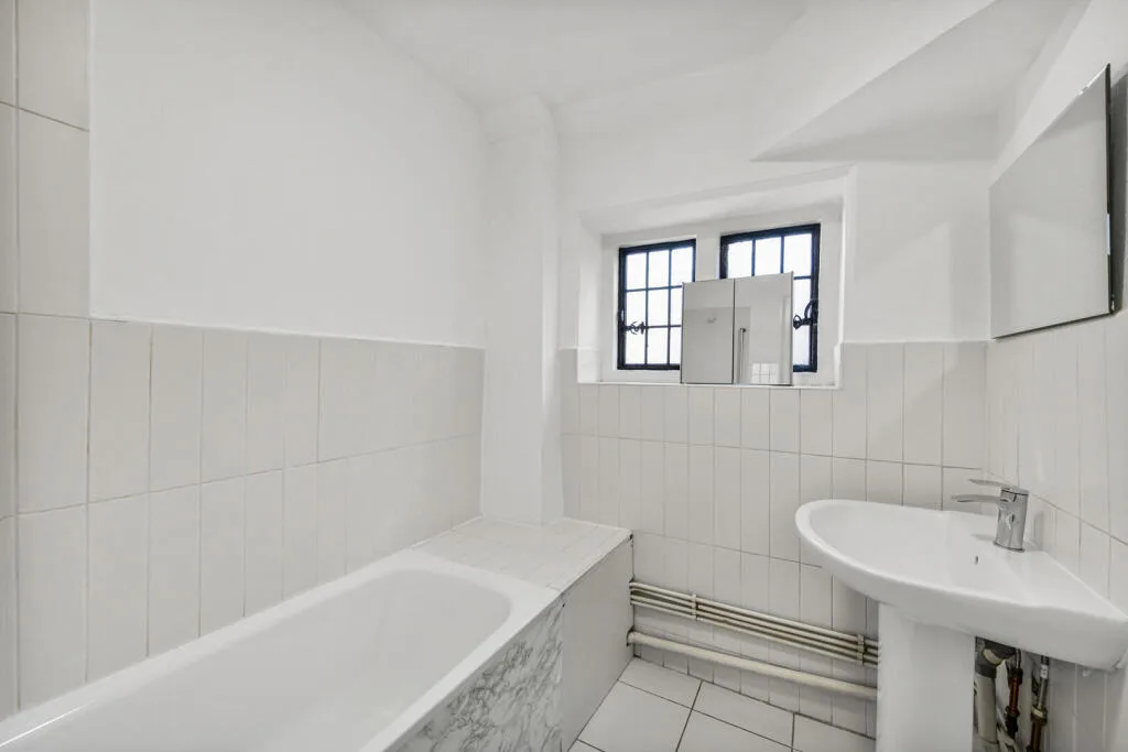 4 bedroom flat for rent