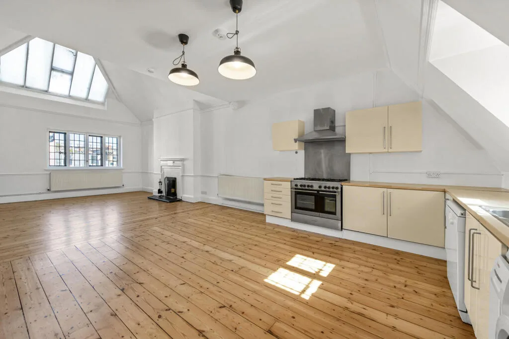 4 bedroom flat for rent