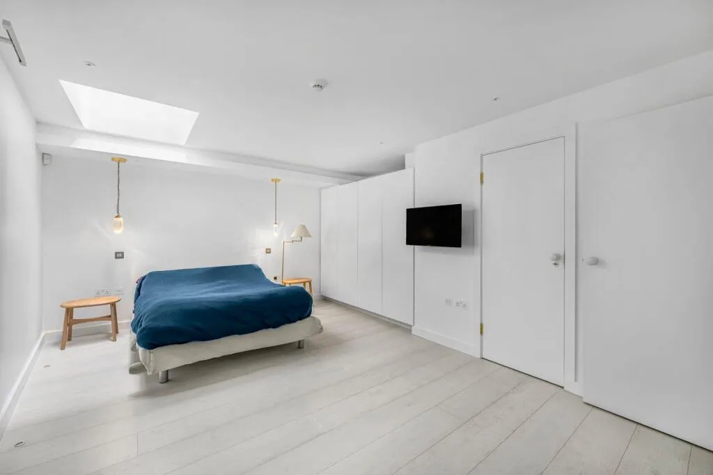 5 bedroom terraced house for rent