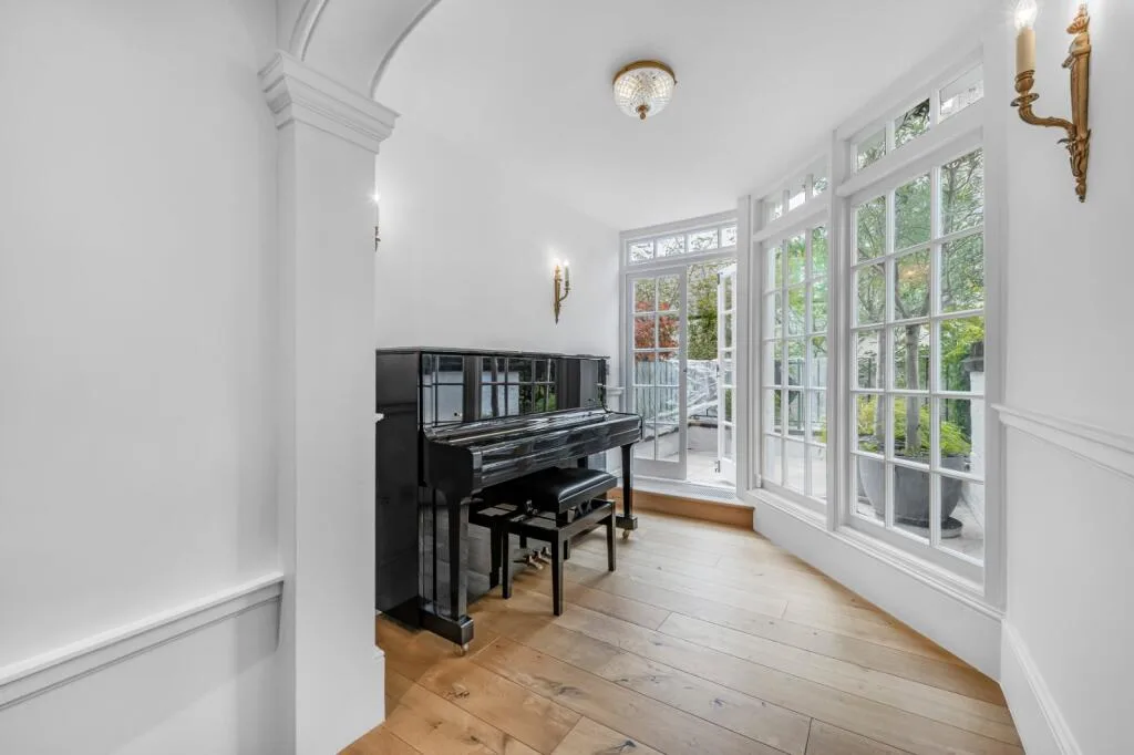 5 bedroom terraced house for rent