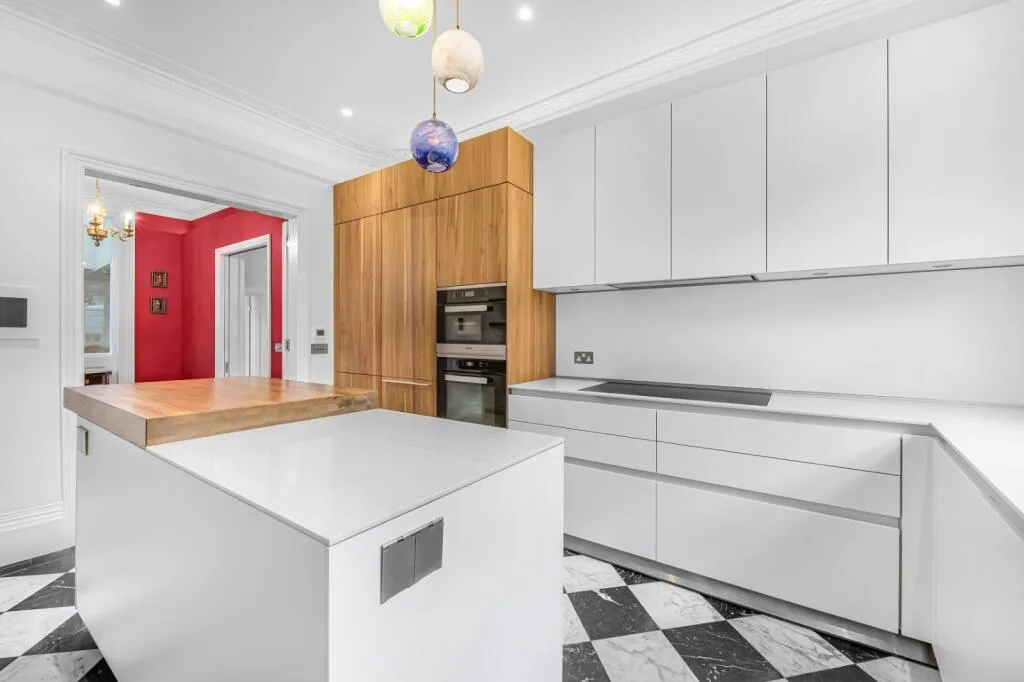 5 bedroom terraced house for rent
