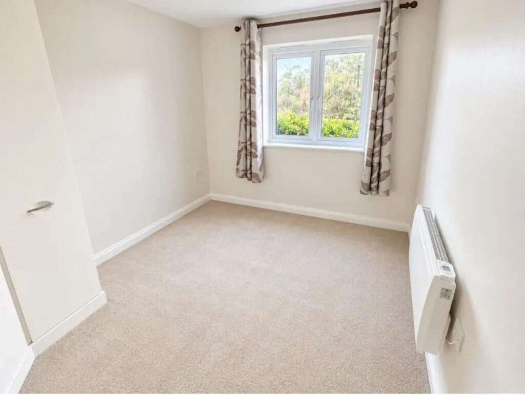 2 bedroom ground floor flat for rent