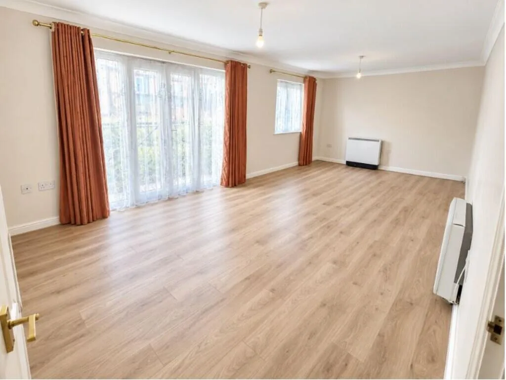 2 bedroom ground floor flat for rent