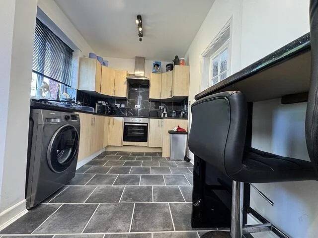 2 bedroom semi-detached house for rent