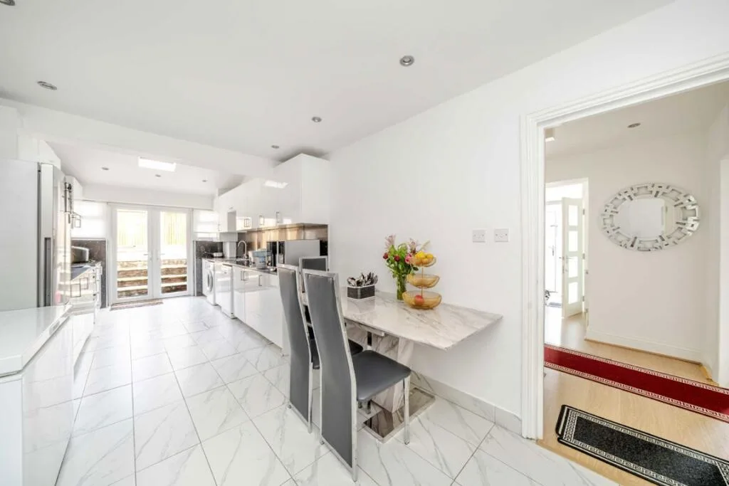 5 bedroom house for rent