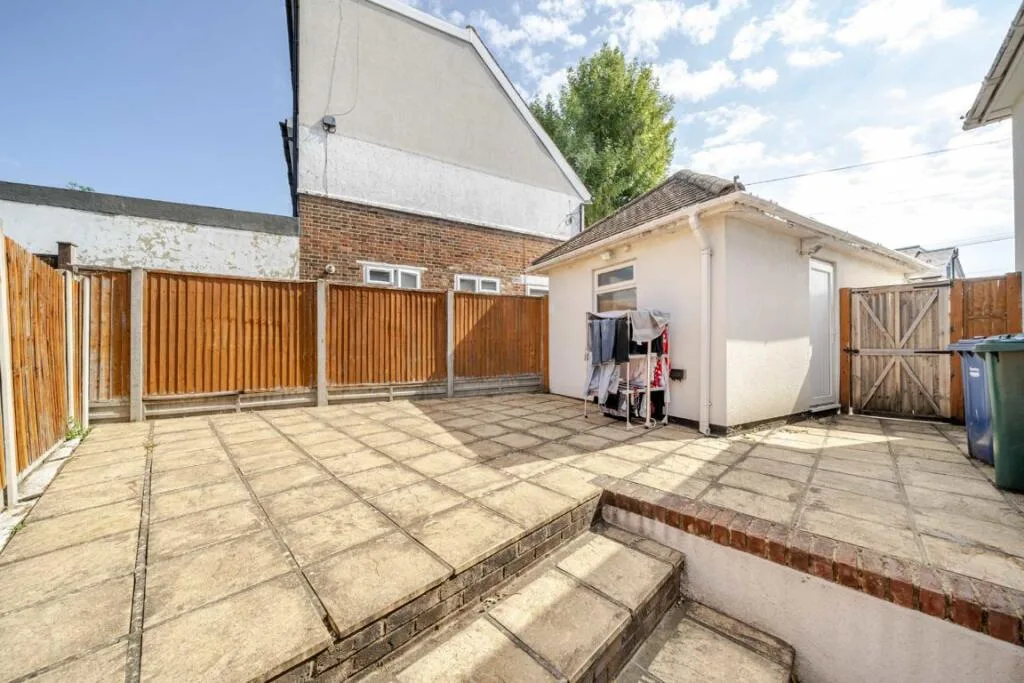 5 bedroom house for rent