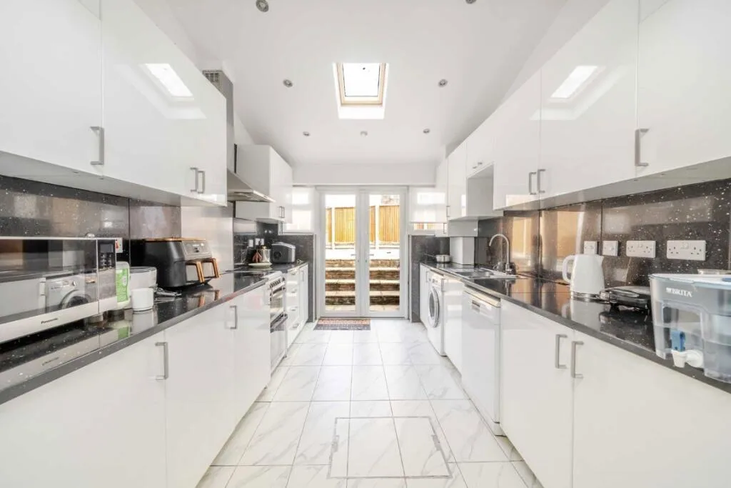 5 bedroom house for rent