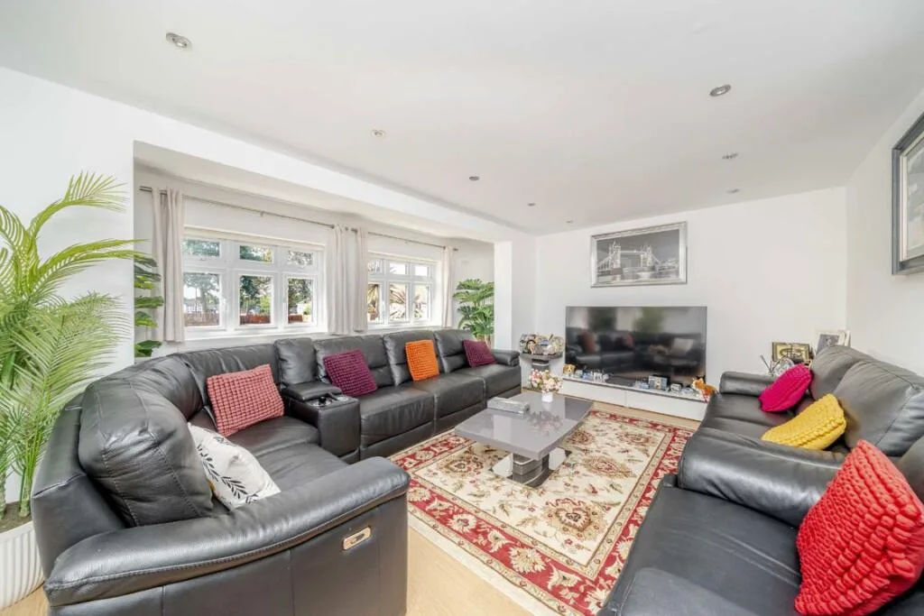 5 bedroom house for rent