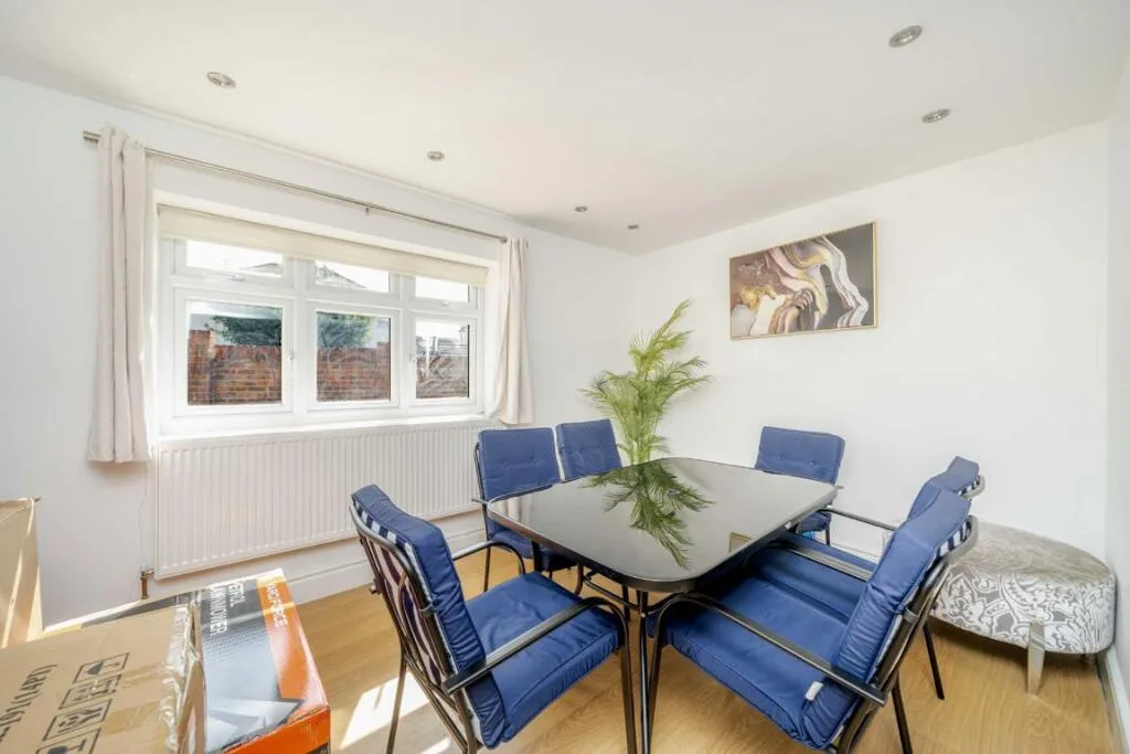 5 bedroom house for rent