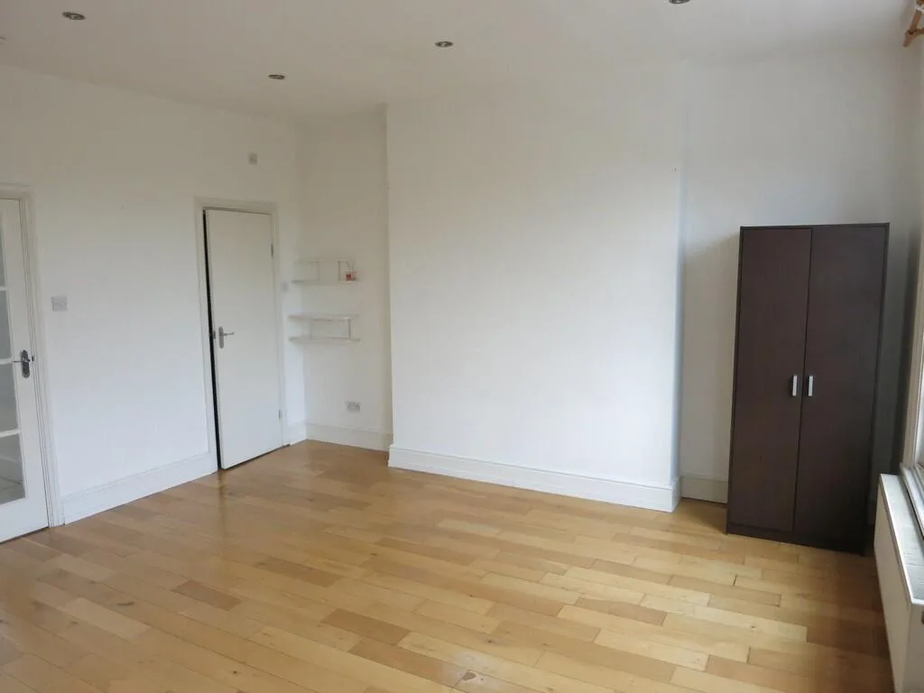 Studio flat for rent