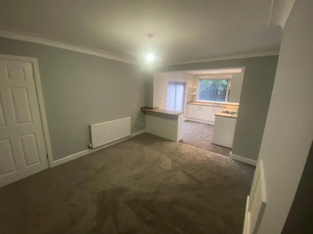 3 bedroom semi-detached house for rent
