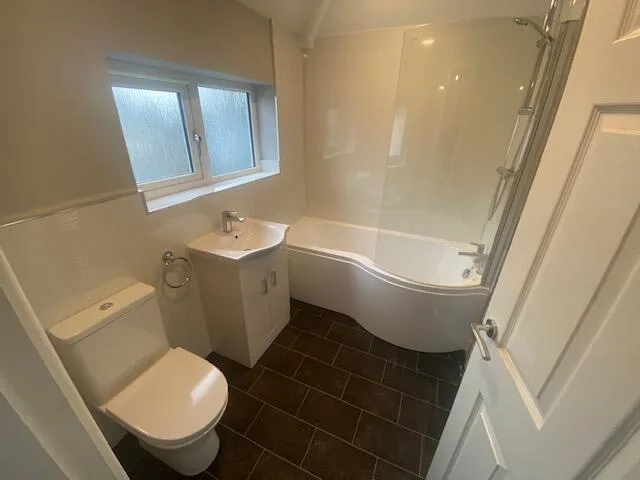 3 bedroom semi-detached house for rent