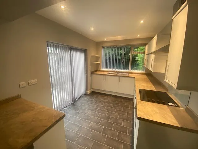 3 bedroom semi-detached house for rent