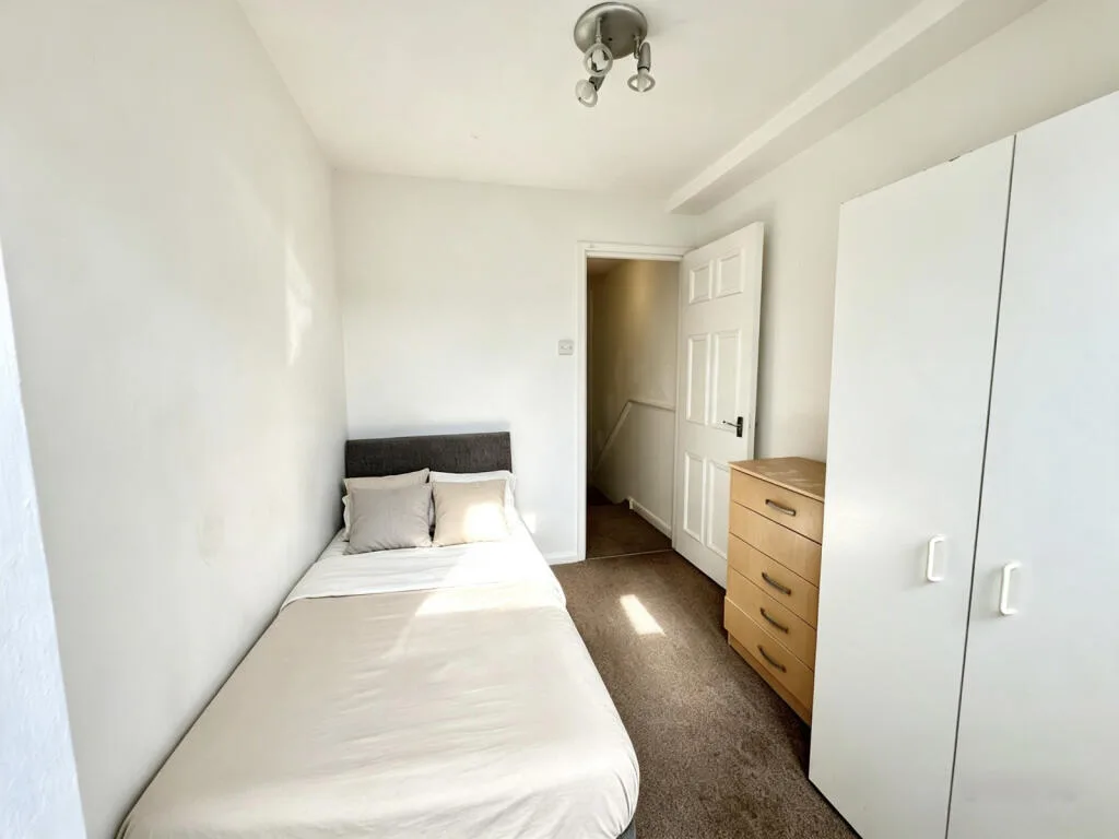 3 bedroom maisonette for rent