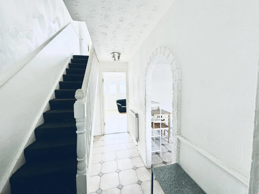 3 bedroom maisonette for rent