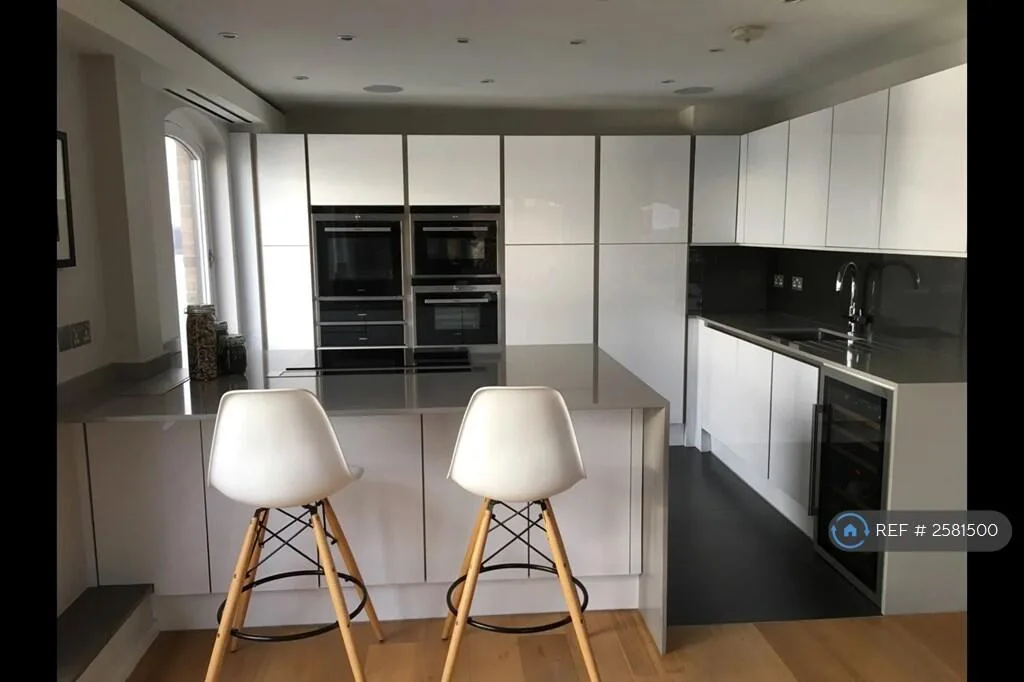 2 bedroom penthouse for rent