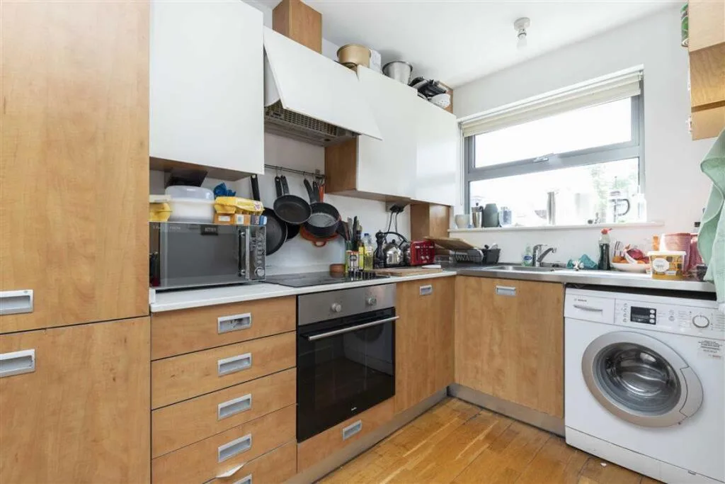 3 bedroom maisonette for rent